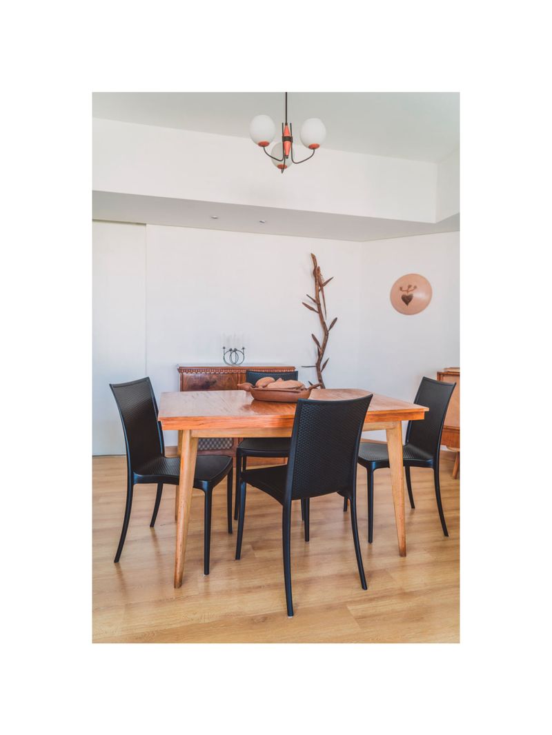 Cadeira Tramontina Laura Ratan Preta em Polipropileno e Fibra de Vidro