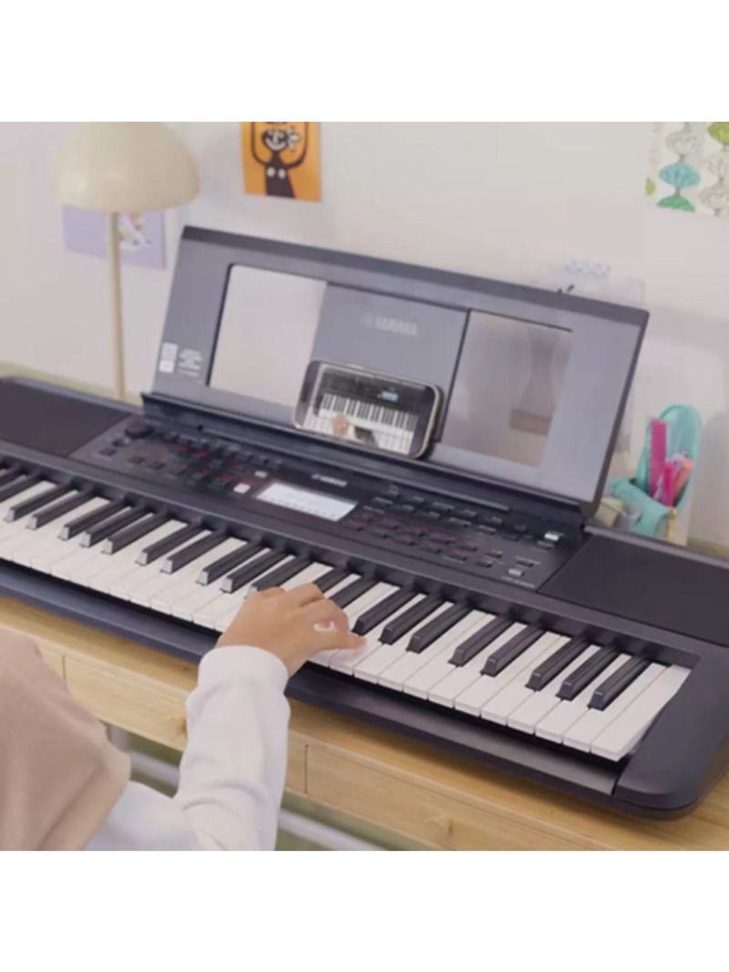 Teclado Yamaha Portátil 61 Teclas Psr E383 Cor Preto 110v/220v