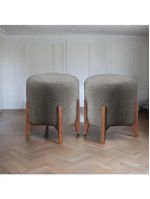 Kit 2 Puff Decorativo para Sala Redondo Luxo Dallas Linho Cinza