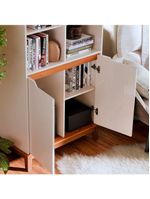 Livreiro Ej Flow 2 Portas 6 Prateleiras Com Pés Madeira Off White/Freijo