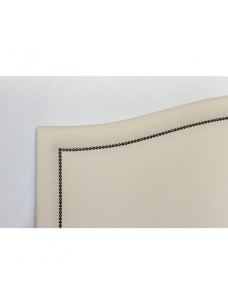 Cabeceira Queen Curva Luxo 160x60 Courino Off White - Tachas Fumê