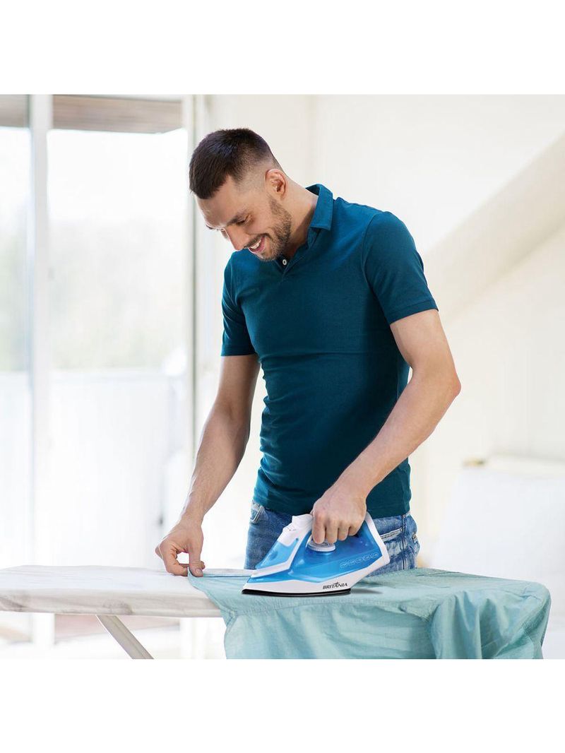 Ferro De Passar A Vapor Britânia BFV202AZ Base Antiaderente 220V