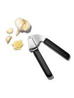 Espremedor de alho em aço inox good grips 23cm oxo preto