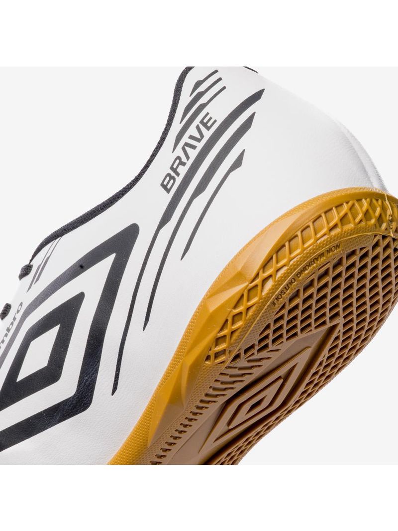 Chuteira futsal umbro brave