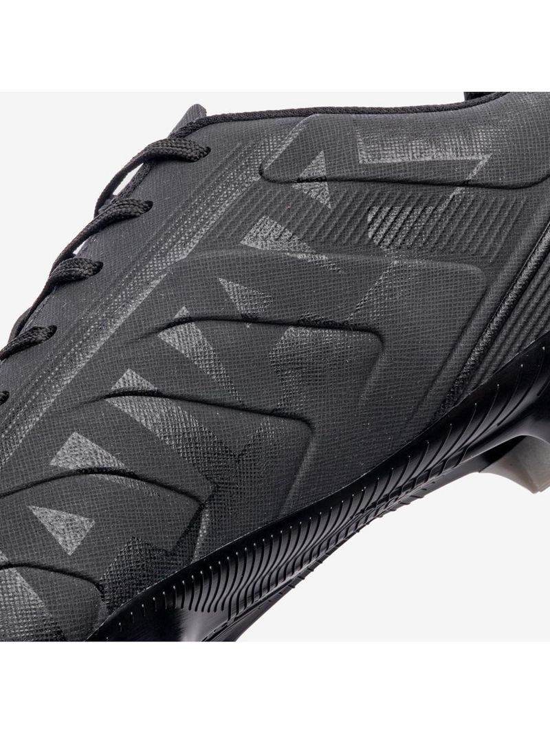 Chuteira campo umbro attak iii