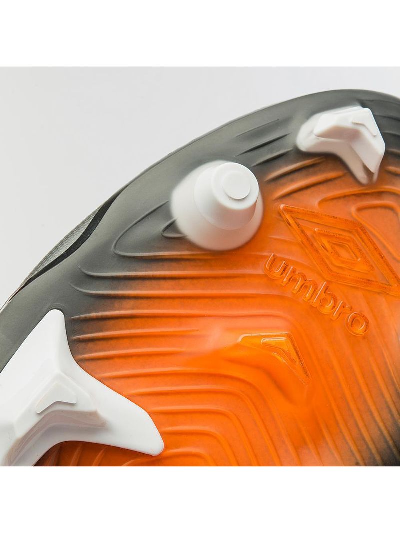 Chuteira campo umbro adamant pro