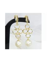 Brinco Grande De Fio Com Circulo Dourado E Pérola Folheado Em Ouro 18k