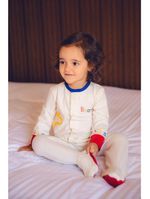 Macacão magnético off, detalhes vermelho e azul royal com letras e números nas mangas - 24 meses (2