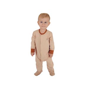 Macacão magnético avelã, girafa de courinho decorativa no peito - 24 meses (2 a 3 anos)