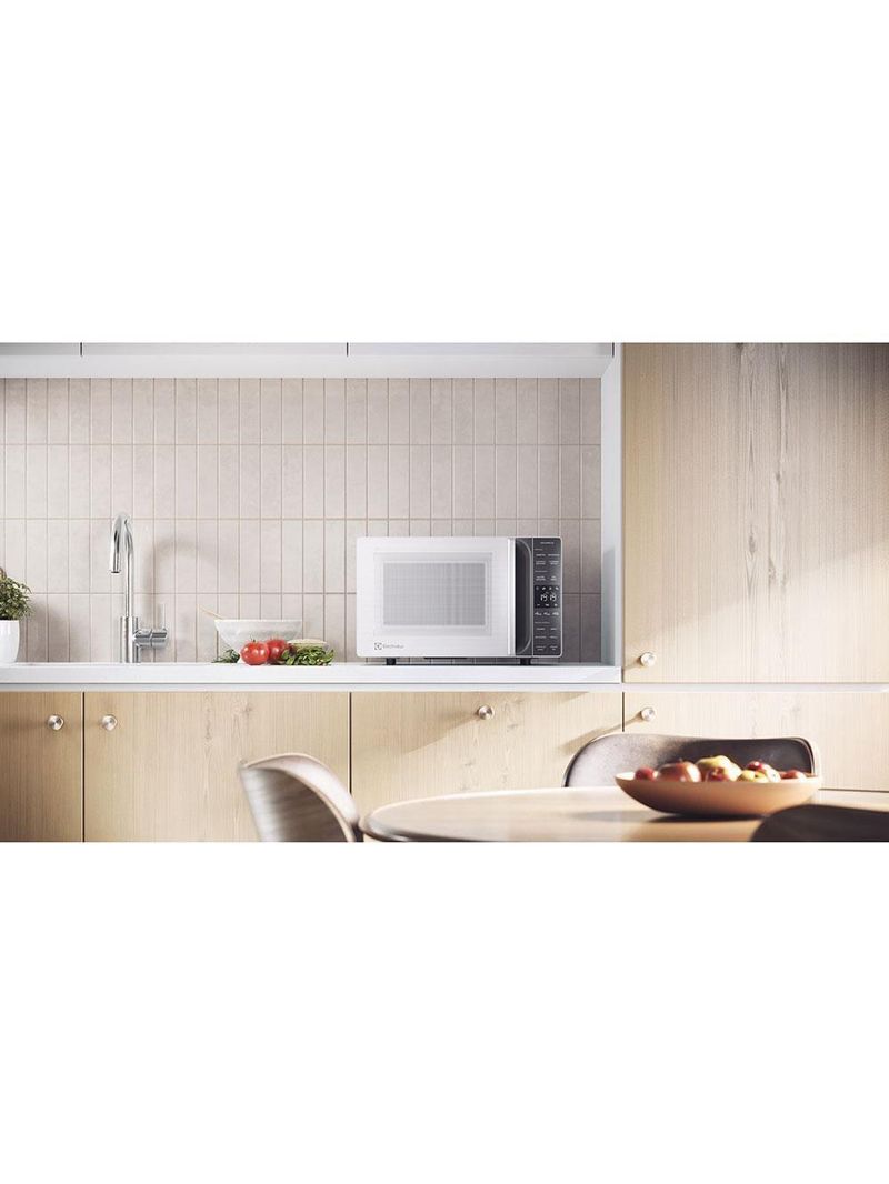 Micro-ondas electrolux efficient me23b função manter aquecido desidratar branco 23l