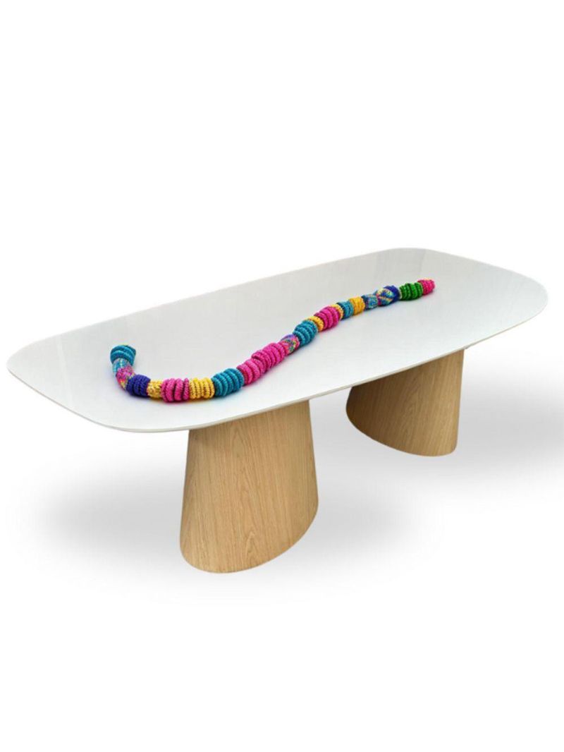 Mesa De Jantar Orgânica 160x90cm Base Carvalho Tampo Laca