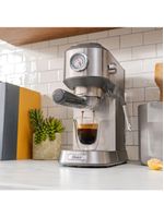 Kit Cafeteira Espresso Compacta e Moedor de Café Elétrico Oster 220V