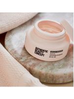 Authentic beauty concept styling pomada modeladora