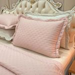 Kit cobre leito colcha perone casal padrão dupla face toque de pluma micro percal 300 fios 3 peças - rosê