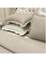 Kit cobre leito colcha perone padrão dupla face toque de pluma micro percal 300 fios 3 peças - bege