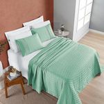 Kit cobre leito colcha bouclê queen laise bordada micropercal 200 fios 3 peças - verde salvia