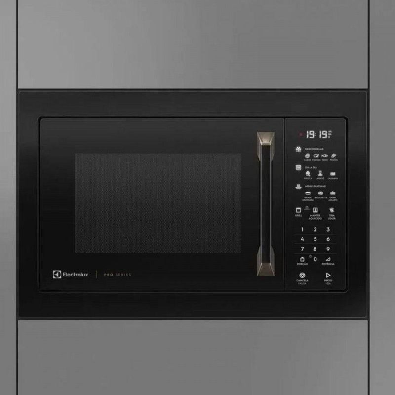 Micro-ondas Pro Series Embut 34L MV43T Electrolux Preto 110V