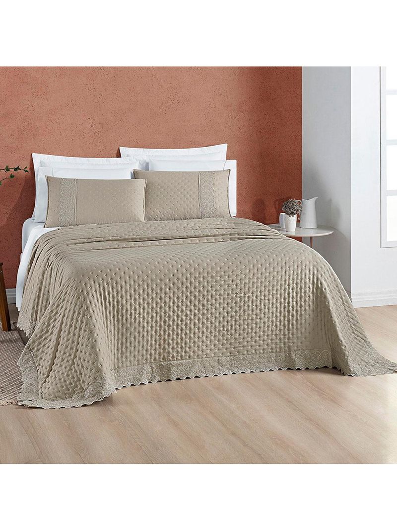 Kit cobre leito colcha bouclê casal padrão laise bordada micropercal 200 fios 3 peças - bege taupe
