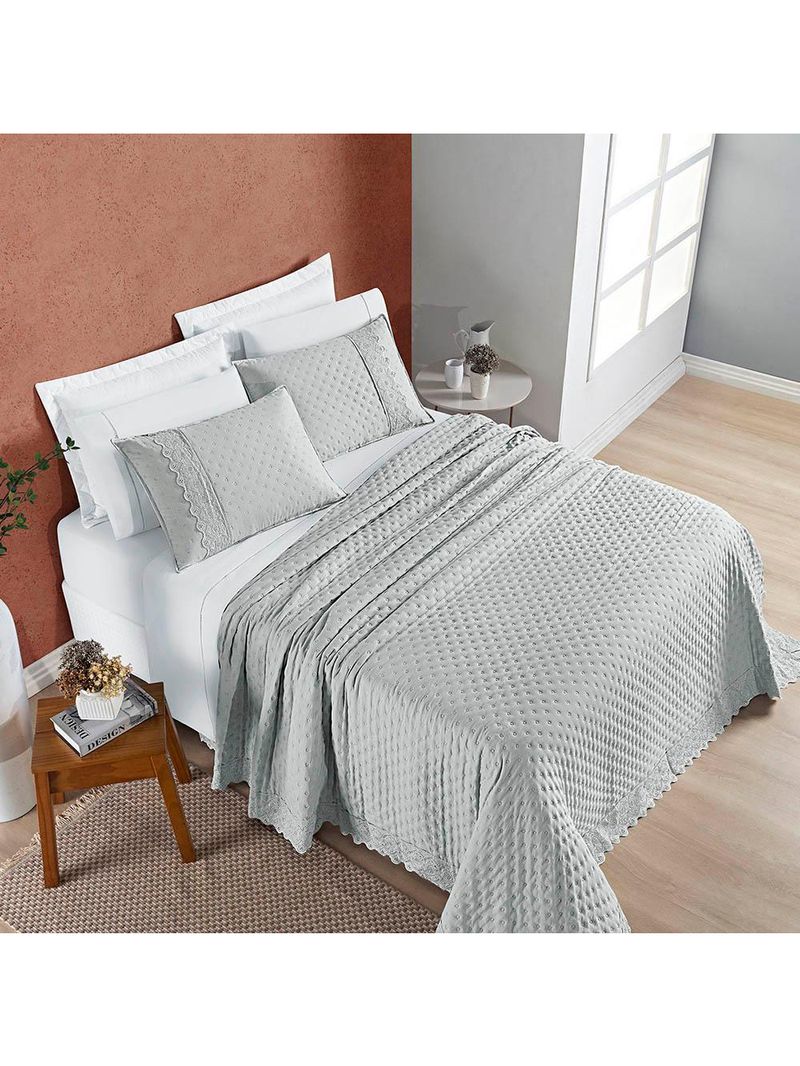 Kit cobre leito colcha bouclê casal padrão laise bordada micropercal 200 fios 3 peças - cinza geada