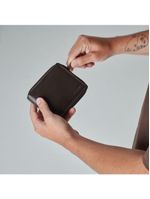 Carteira masculina de couro com zíper newton café
