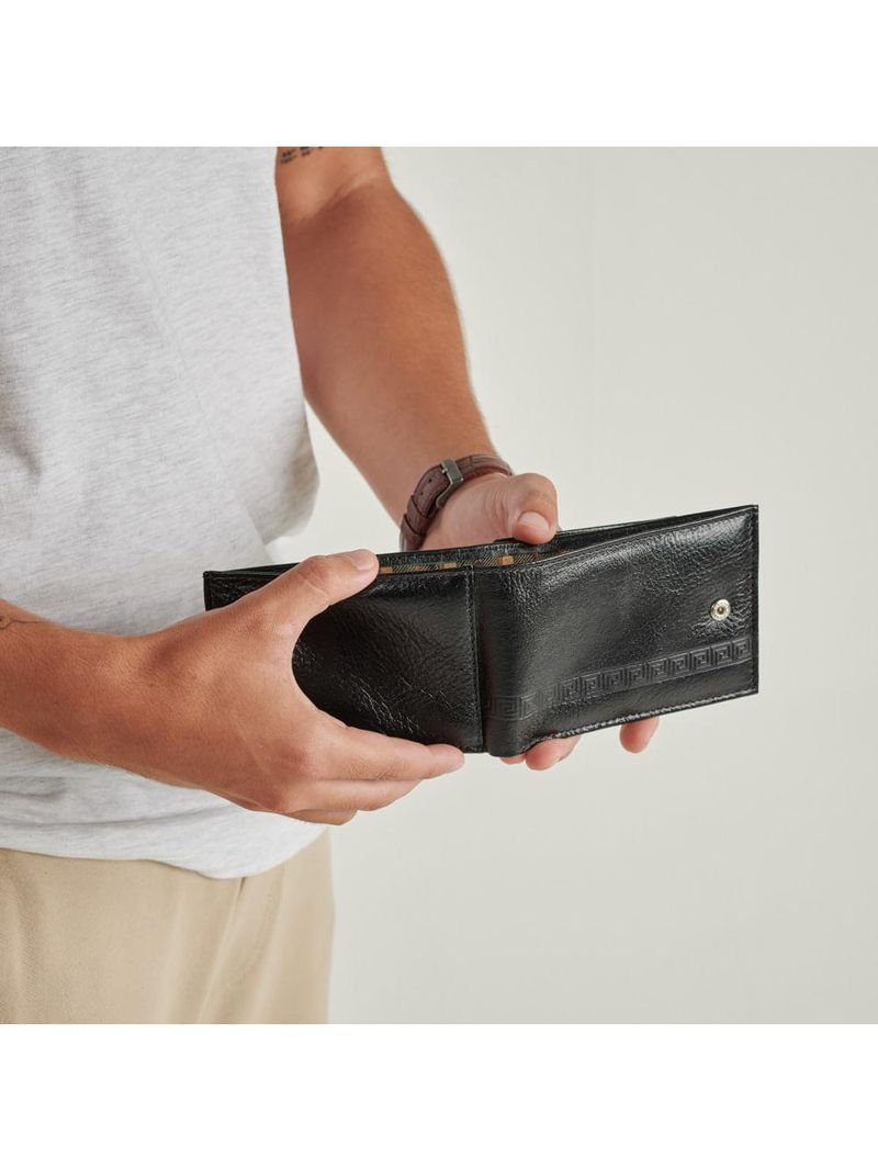 Carteira masculina de couro com fecho em botão grécia preta