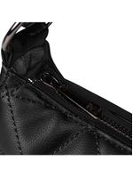 Bolsa feminina pequena baguette matelassê preta