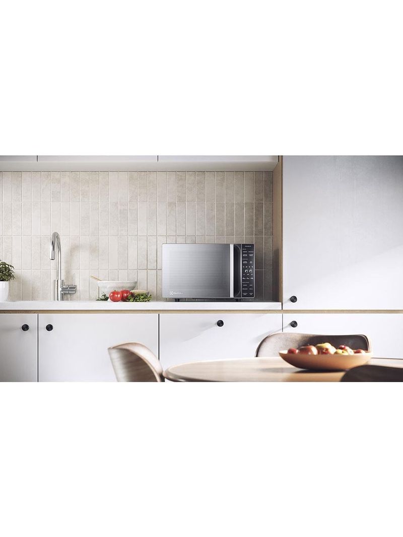 Micro-ondas electrolux efficient 23l me23s função manter aquecido prata