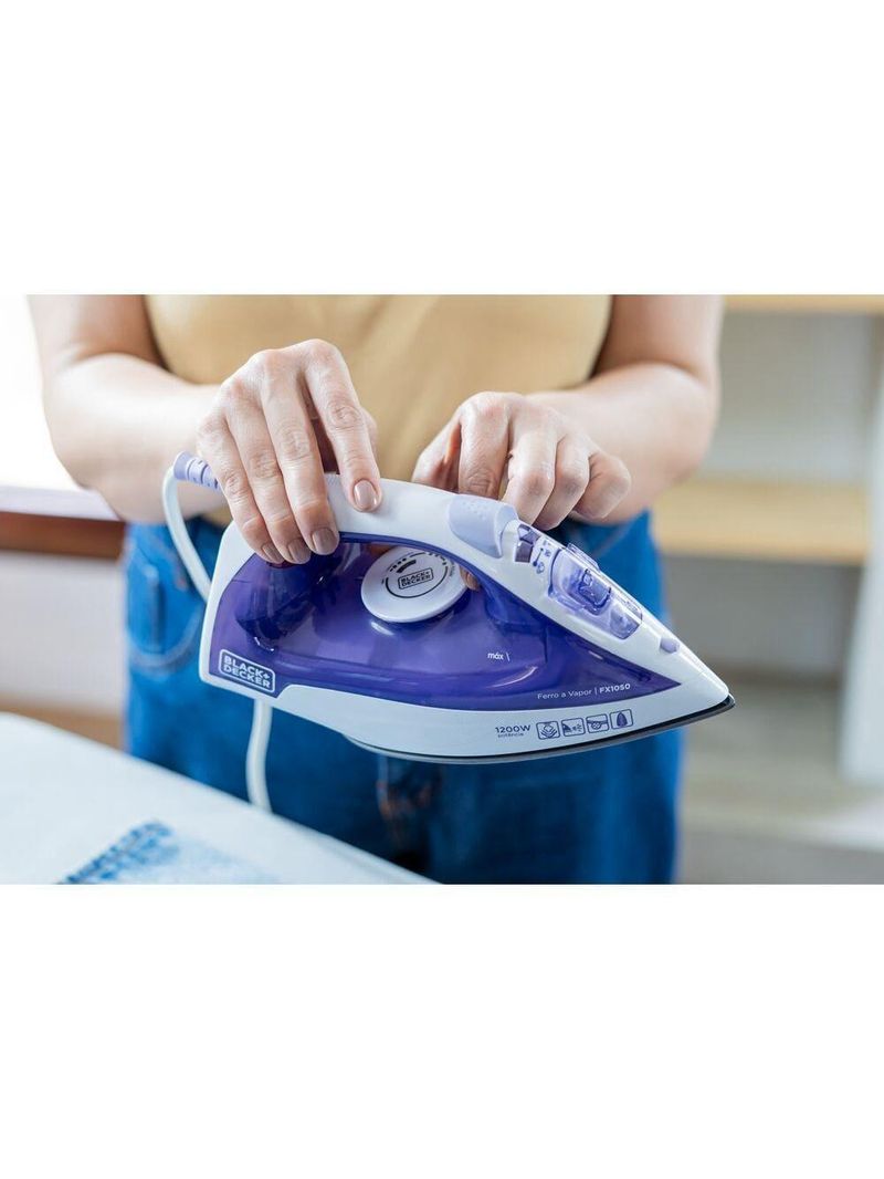 Ferro a vapor black+decker fx1050 1200w base antiaderente spray frontal cabo giratório