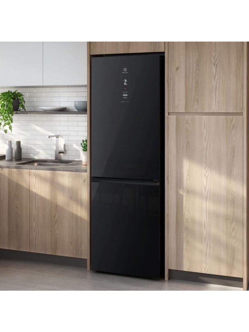 Geladeira electrolux frost free inverter 322l ib42g efficient com autosense inverse e painel digital - black glass