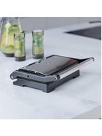 Mini grill elétrico oster ogrl230 2 em 1 com abertura 180° - inox