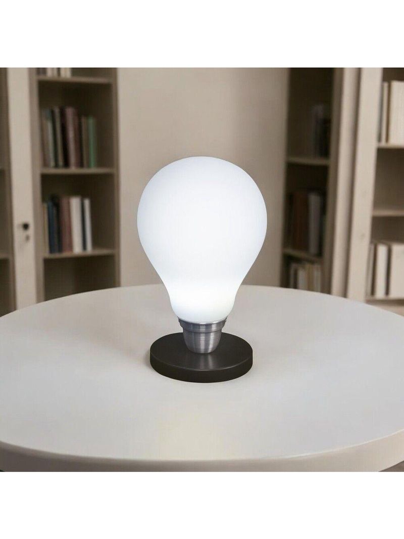 Luminária Lâmpada 3d De Mesa Branca Com Base Bivolt