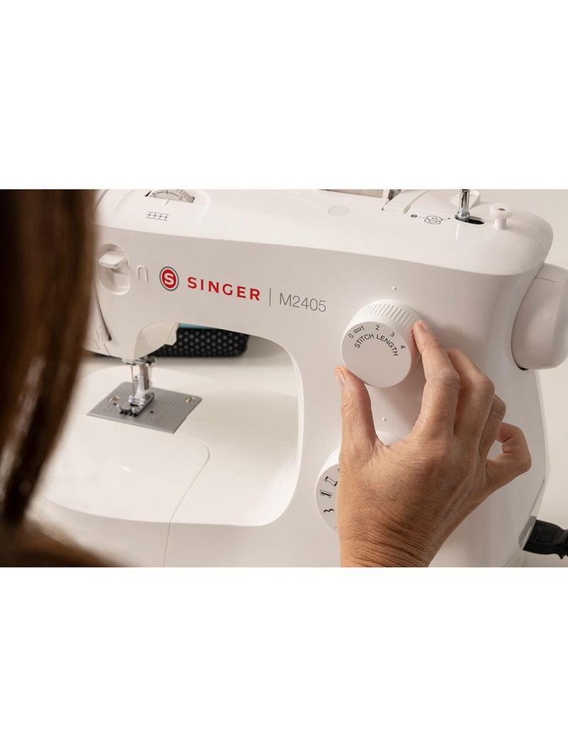 Máquina de costura mecânica singer m2405 - branca