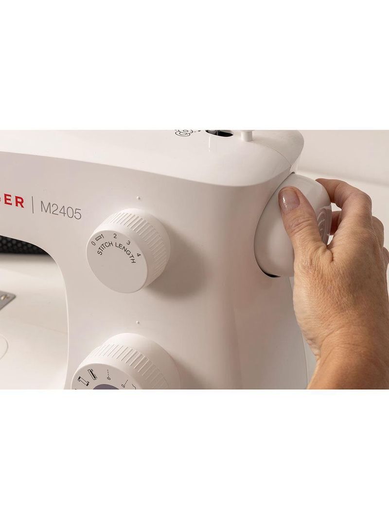 Máquina de costura mecânica singer m2405 - branca