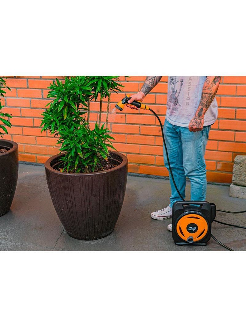 Mangueira para jardim wap gmeem01 com enrolador e esguicho múltiplo