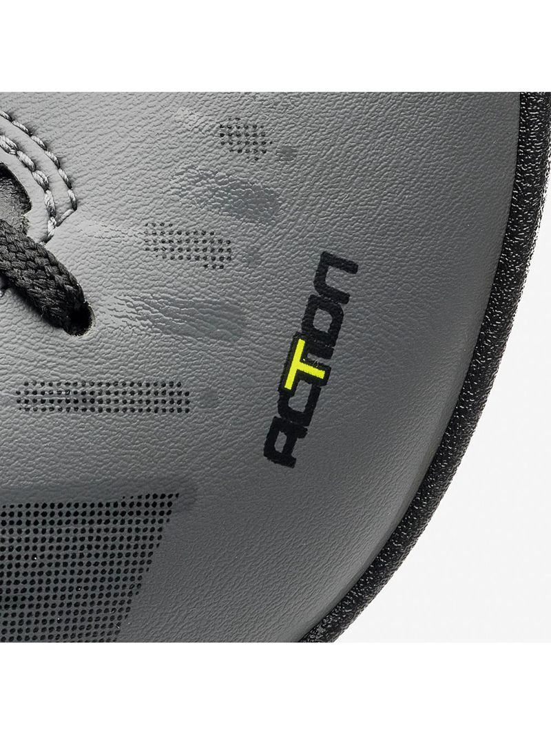 Chuteira society umbro action jr