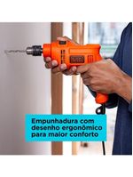 Furadeira de impacto black+decker bed710450 3/8” 450w empunhadura ergonômica gatilho anatômico laranja e preta