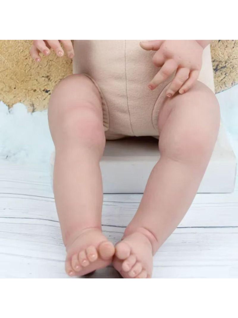 Bebe Reborn Menina Sorridente Corpo De Pano Macio Cabelo Implantado Fio A Fio