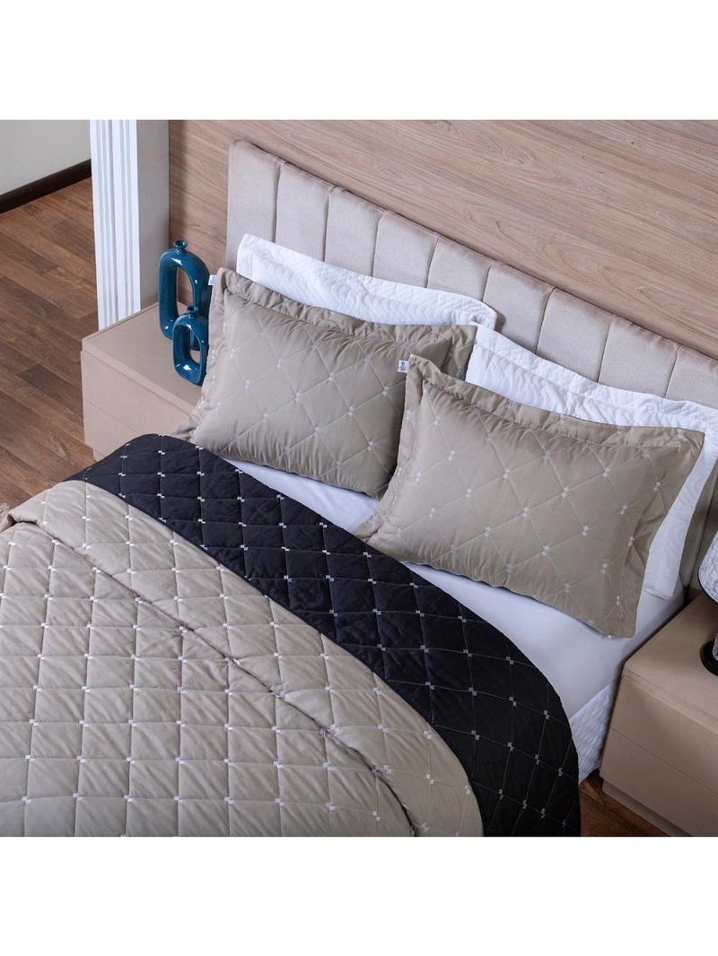 Kit Cobre Leito Dupla Face Casal Queen 3 Peças Bordado Essence Hipercal 400 Fios 100% Poliéster - Cáqui