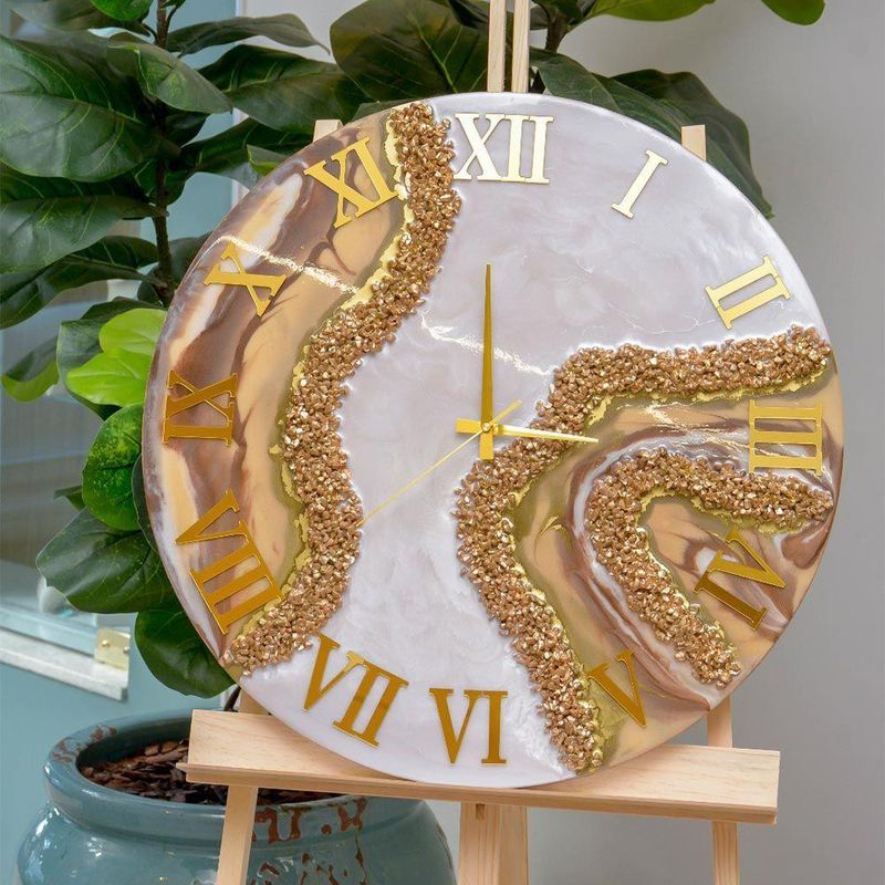 Relógio De Parede Grande 60cm Luxo - Fundo Branco Perolado Com Dourado E Marrom