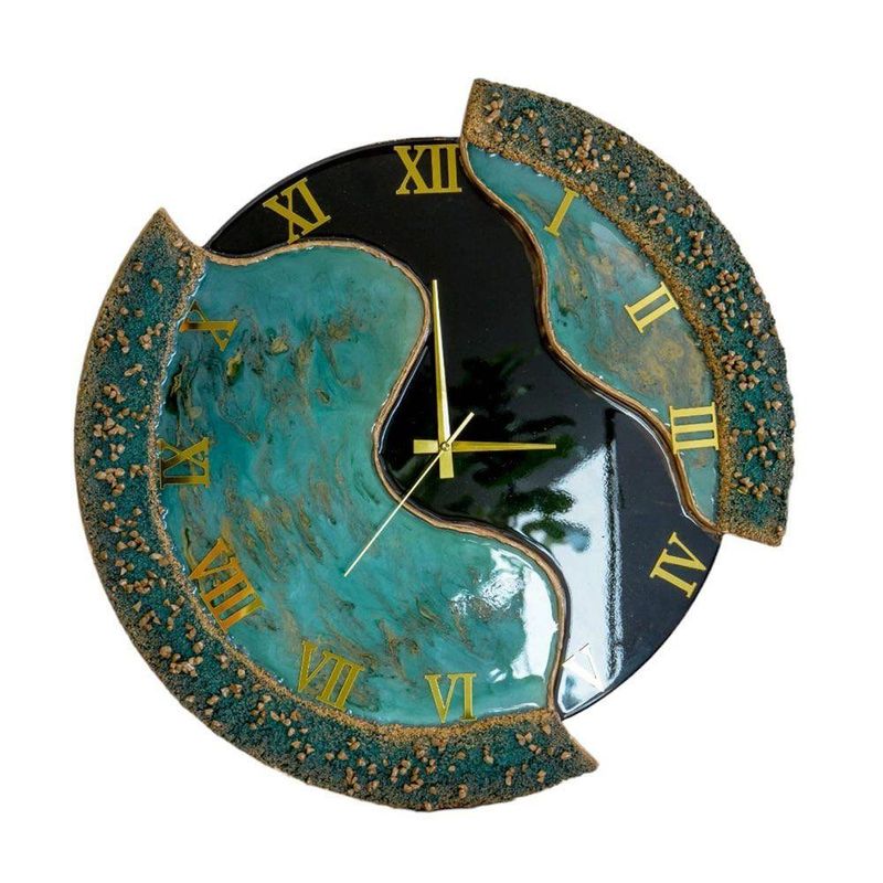 Kit 2 Relógios De Parede Grande 60cm Luxo - Fundo Preto Com Verde Mesclado