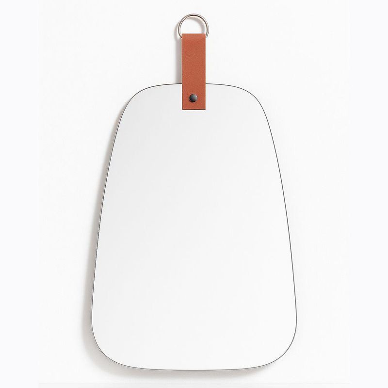 Espelho Decorativo Oval Orgânico para Pendurar 39X29CM com Alça de Couro Sintético