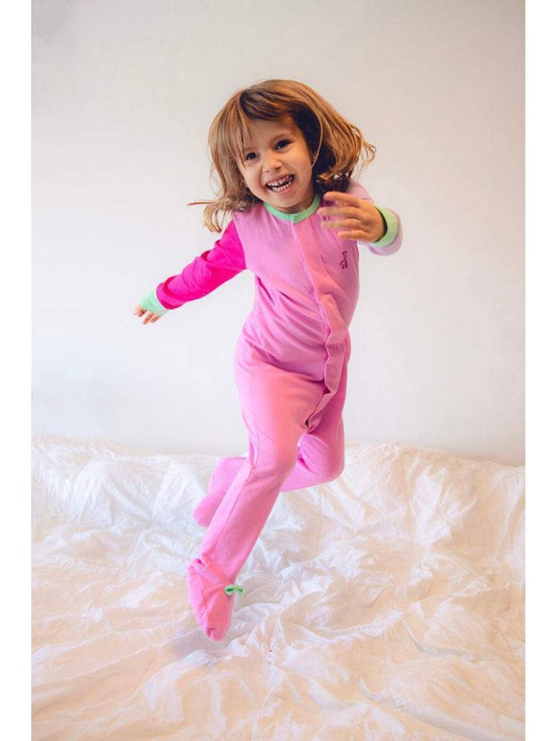Macacão magnético rosa, mangas lavanda e pink e detalhes menta - 6 meses