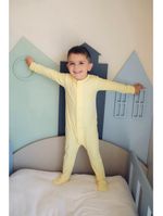 Macacão magnético amarelo com girafa lateral branca - 12 meses