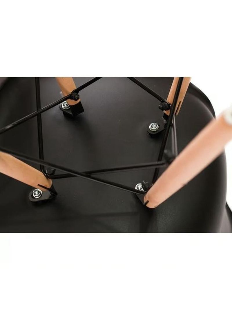 Conjunto De Mesa De Jantar Eames Eiffel Redonda 110cm Tampo De Madeira Preto Com 4 Cadeiras Pretas