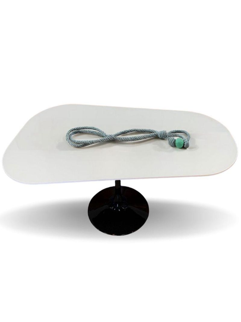 Saarinen Organica Oval Preta 198x22 Em Laca