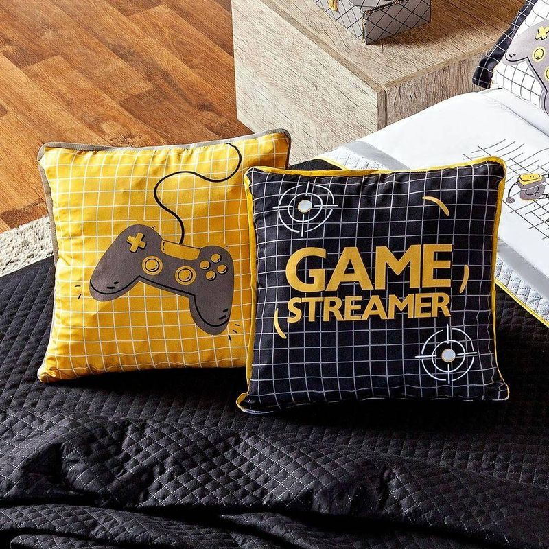 Kit Cobre Leito Colcha Queen Game Streamer Amarelo Dupla Face Com Almofadas Estampadas 07 Peças