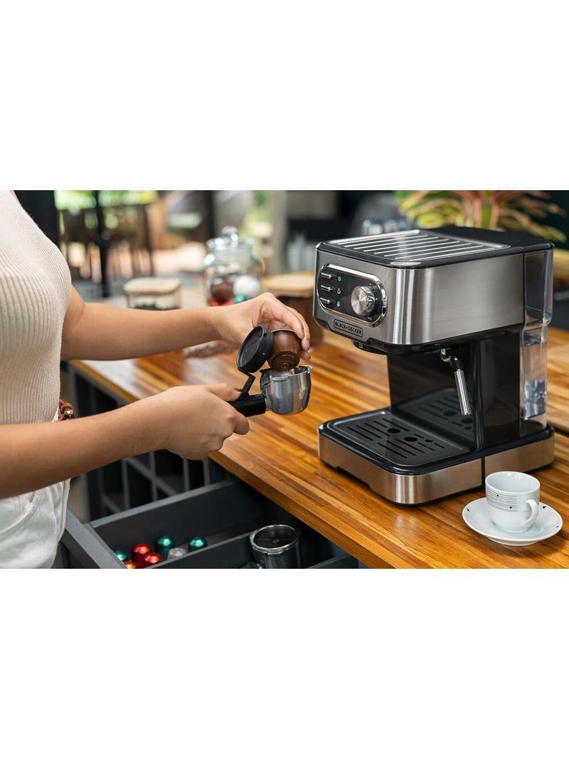 Cafeteira espresso Black+Decker CE1100G Gourmand Gris 1100w multifunções 1,5L inox