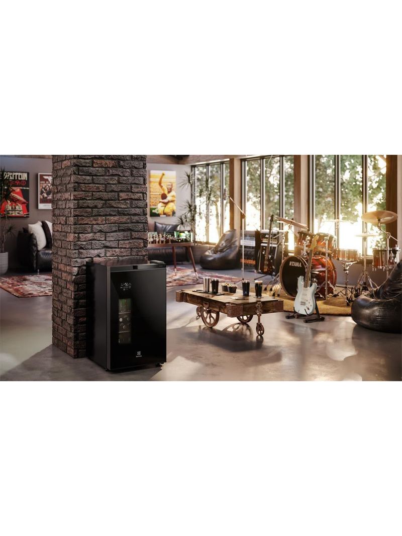Cervejeira home bar electrolux eb100 frost free 100l porta de vidro preta