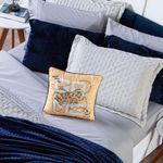 Almofada Avulsa Blend Game Amarela Estampada Cheia Em Veludo Suede Com Enchimento Em Refil Silicone
