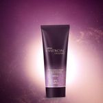 Hidratante Corporal Perfumado Com Partículas Iluminadoras Essencial Exclusivo Feminino 100 Ml